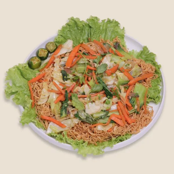 Bilao-Vegetarian-Stir-Fried-Noodles-Mẹt-Mì-Xào-Chay